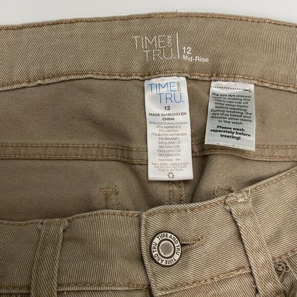 Time And Tru Mid Rise Cuffed Capri Women's size 12 Beige Denim Jeans - Picture 3 of 3